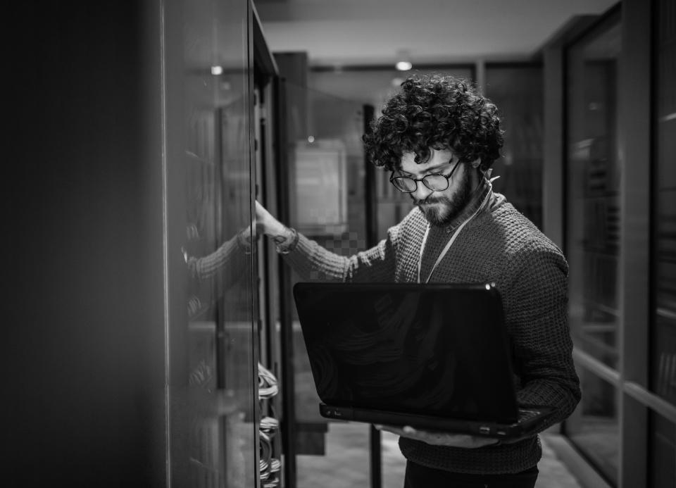 Quản lý người dùng - Giải pháp làm việc từ xa 1