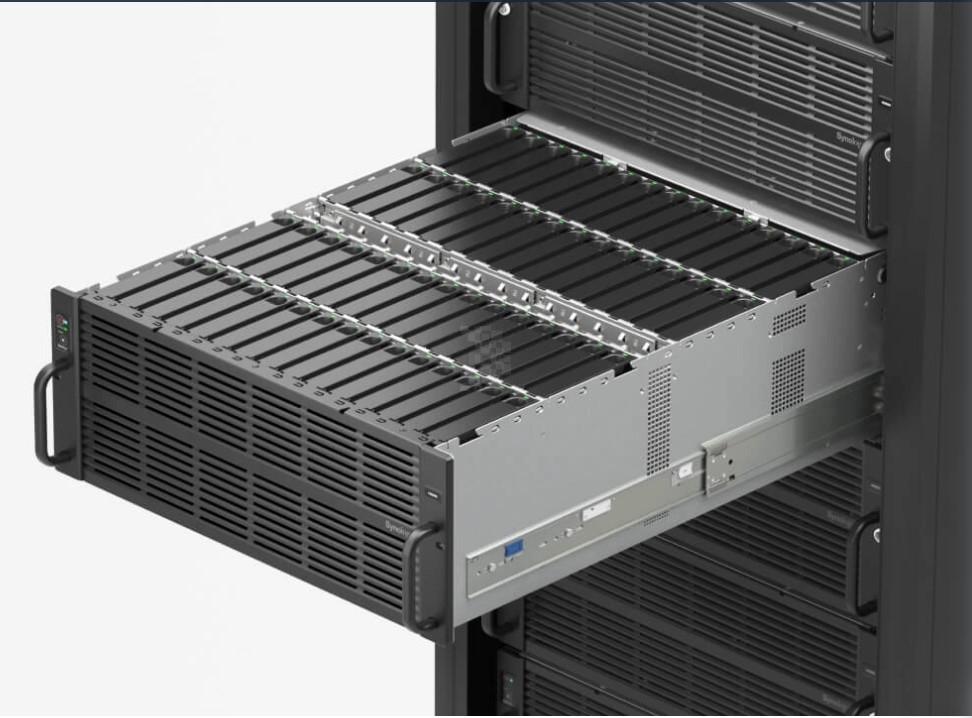 Khả năng mở rộng vô hạn hỗ trợ lên đến 300 ổ đĩa