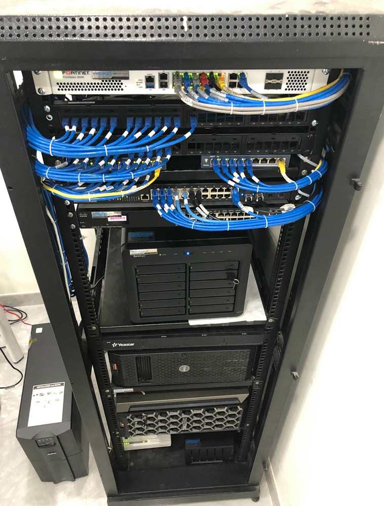 khung mau dung showcase synology 3