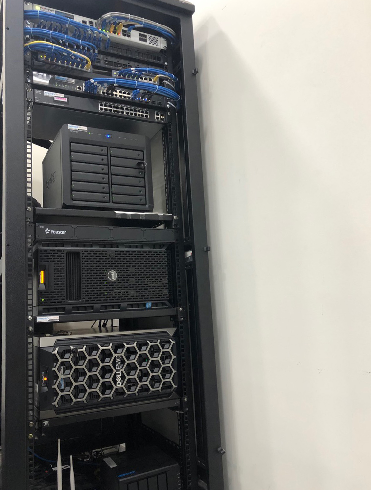 khung mau dung showcase synology