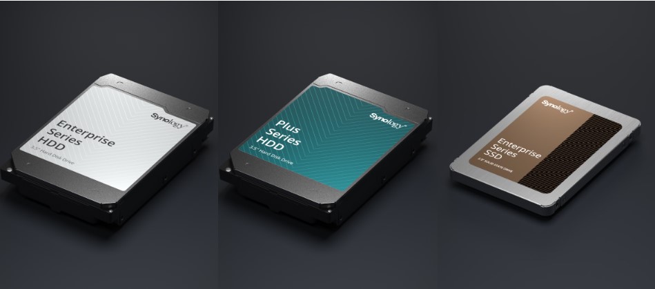 Synology DX525 tương thích với các dòng hỗ trợ cả ổ đĩa SATA 2,5" và 3,5"